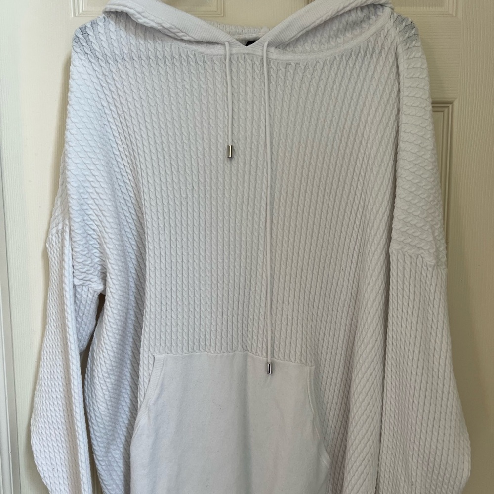 Danielle Bernstein white cable knit hoodie sweatshirt large